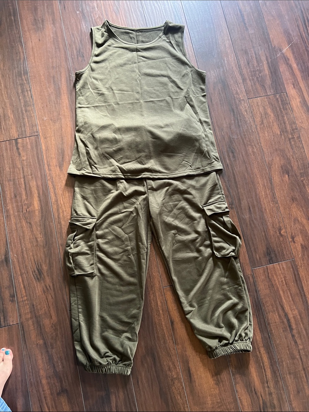 Iris & Laura NY tank & joggers Valentina olive green casual set size L brand new